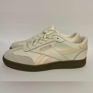 Women’s Reebok galaxy brand new